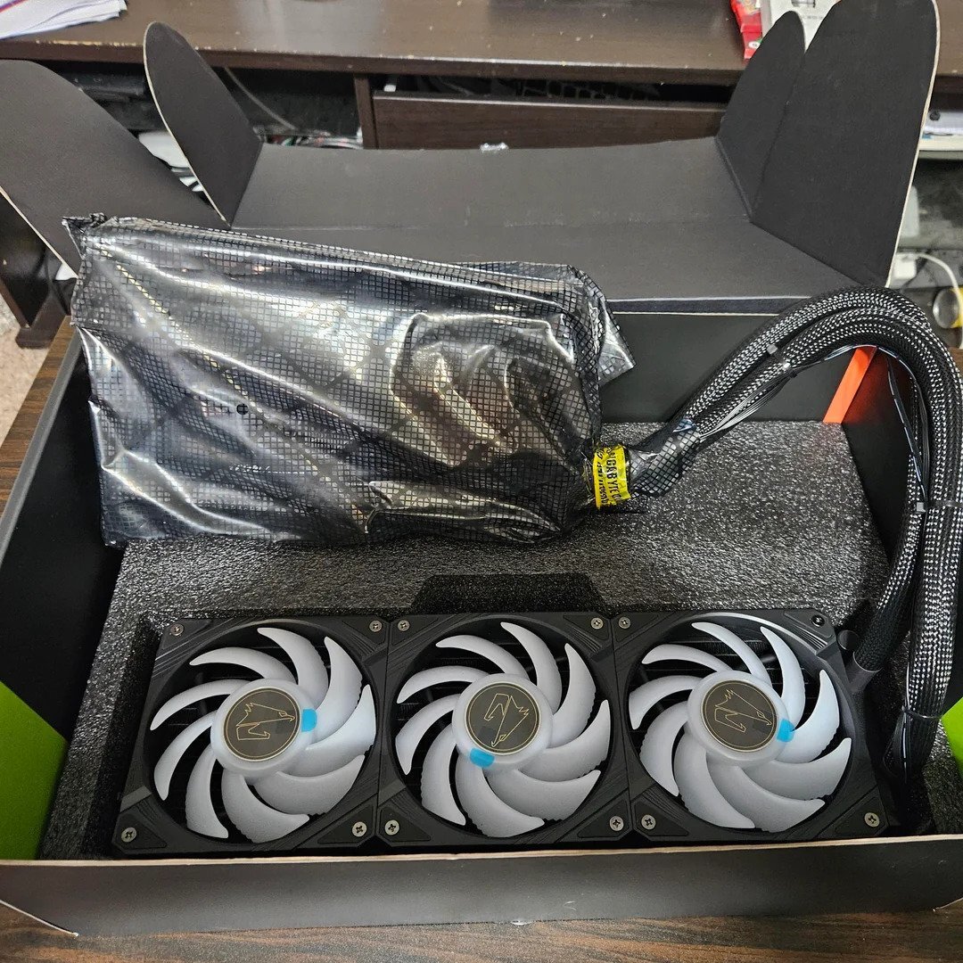 Gigabyte AORUS RTX 5090 XTREME WATERFORCE WB 32G GV-N5090AORUSX W - Computers & Electronics in Glasgow