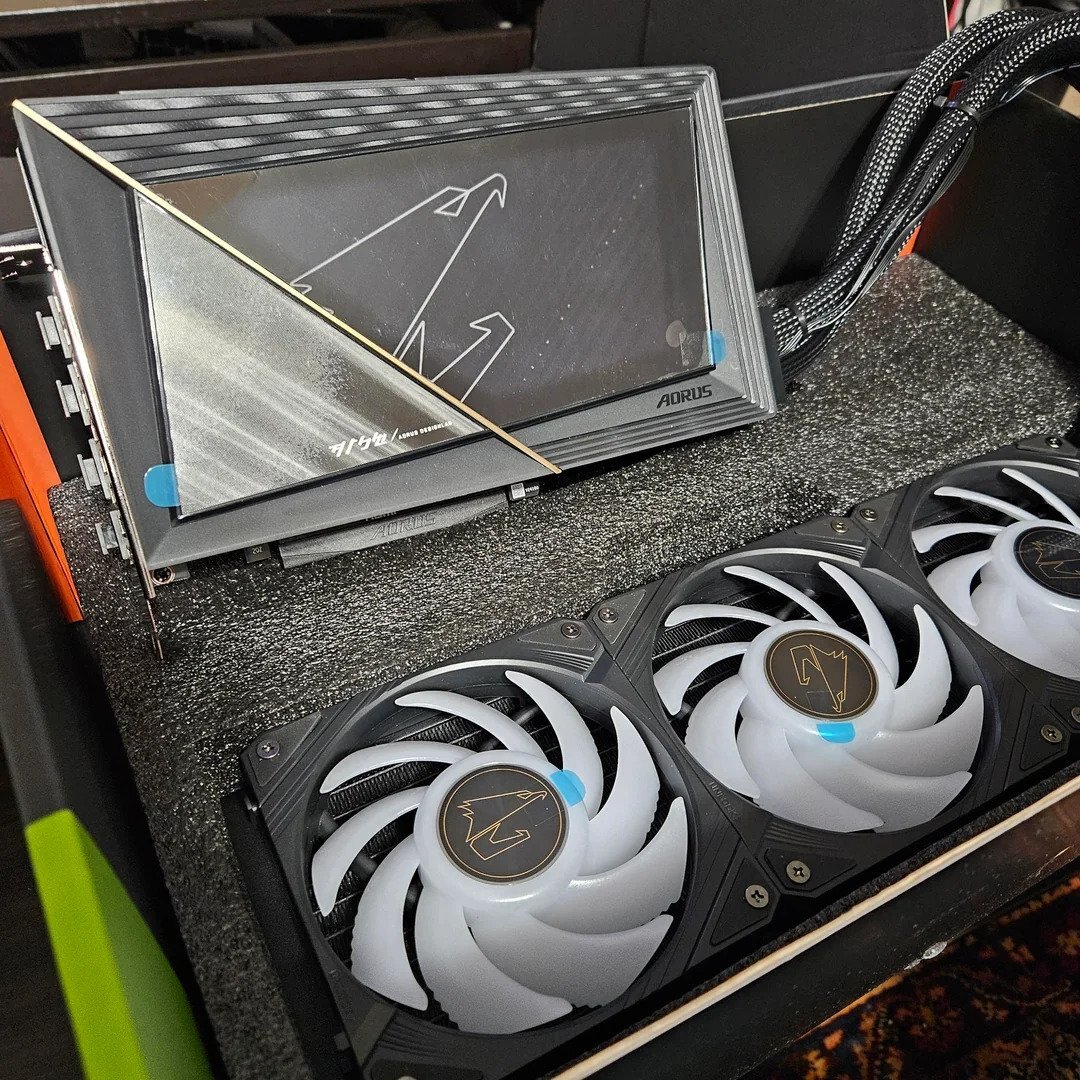 Gigabyte AORUS RTX 5090 XTREME WATERFORCE WB 32G GV-N5090AORUSX W - Computers & Electronics