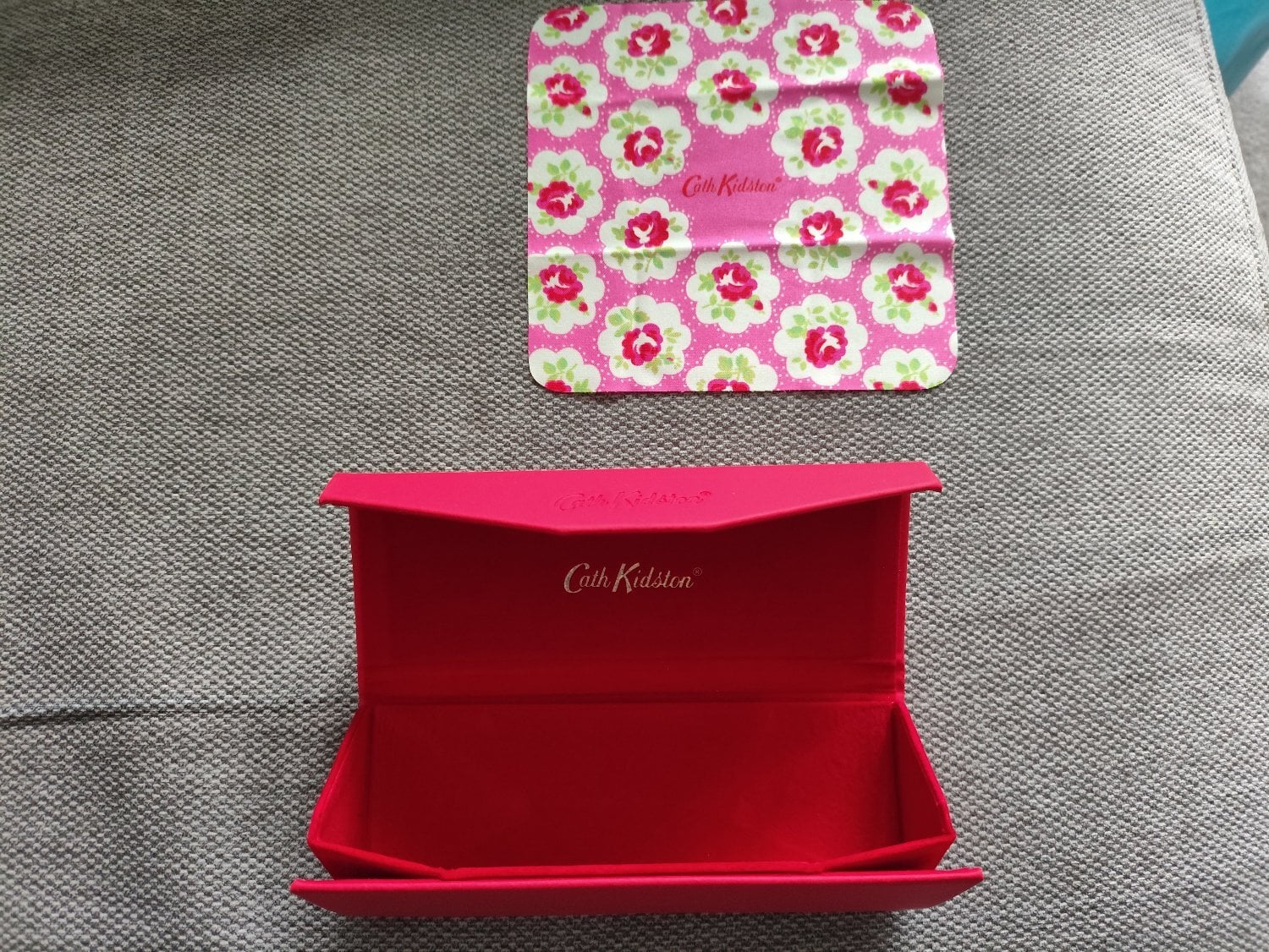 Kath Kidston glasses case with cloth 