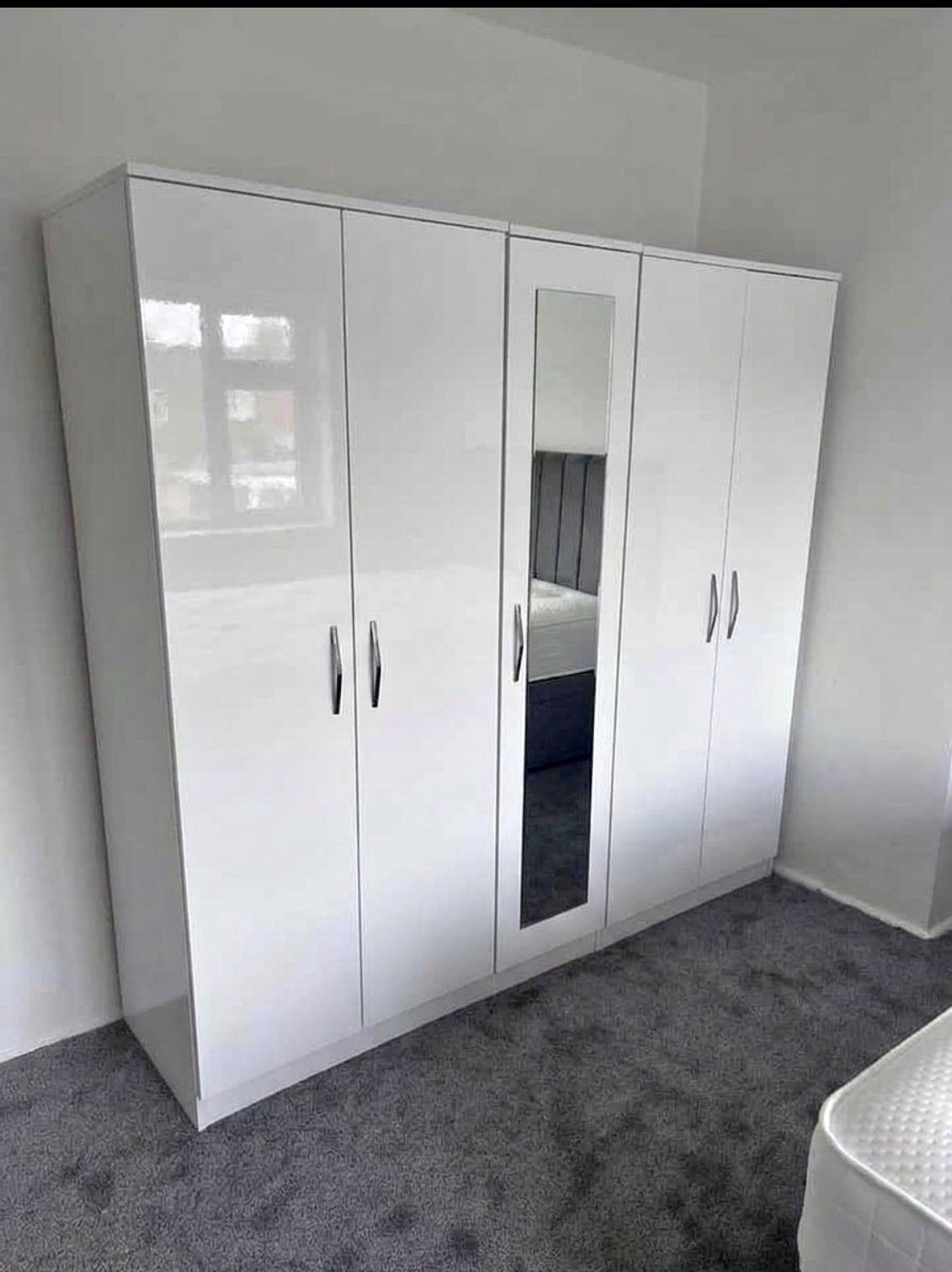 Leeds 5 door wardrobe 