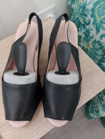 Black peep toe summer shoes size 6
