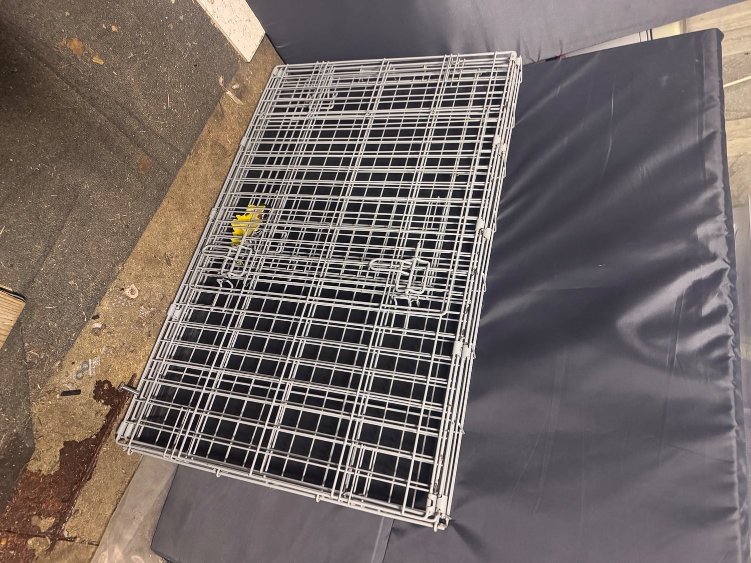Haywards Heath Large Dog Cage