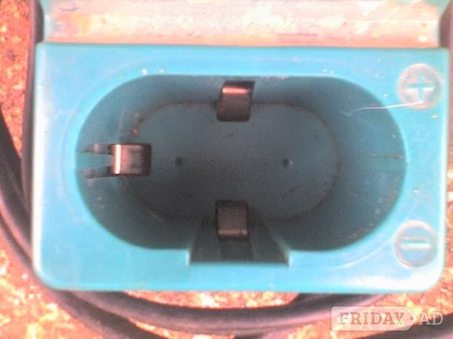 Waterlooville Makita DC7100 Power Tool Battery Charger , Blue 7.2-Volt 1.5A 27W