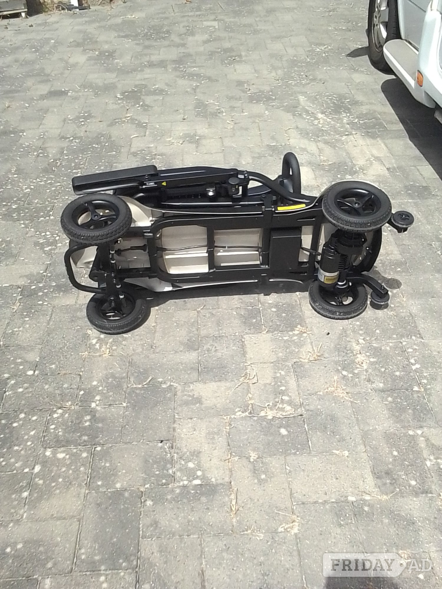 Muick Sandy the lightest electric scooter used twice good 