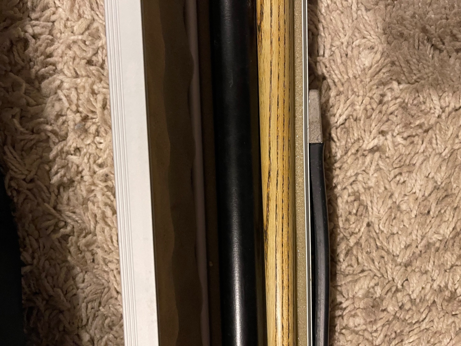 Peridon 58 inch 3/1/4. Hand spliced ash snooker cue. Case. 
