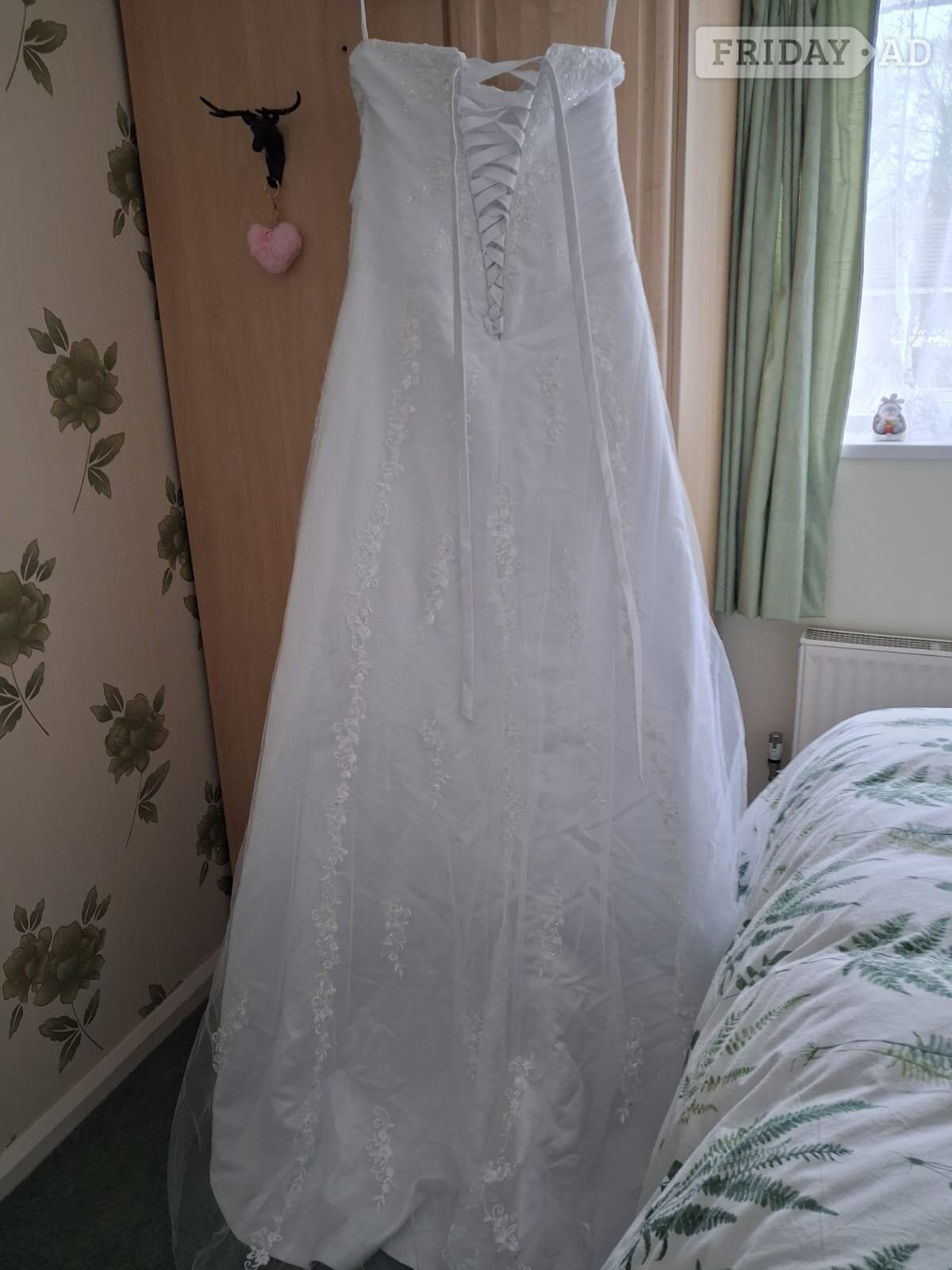Beautiful wedding dress size 12 to 16