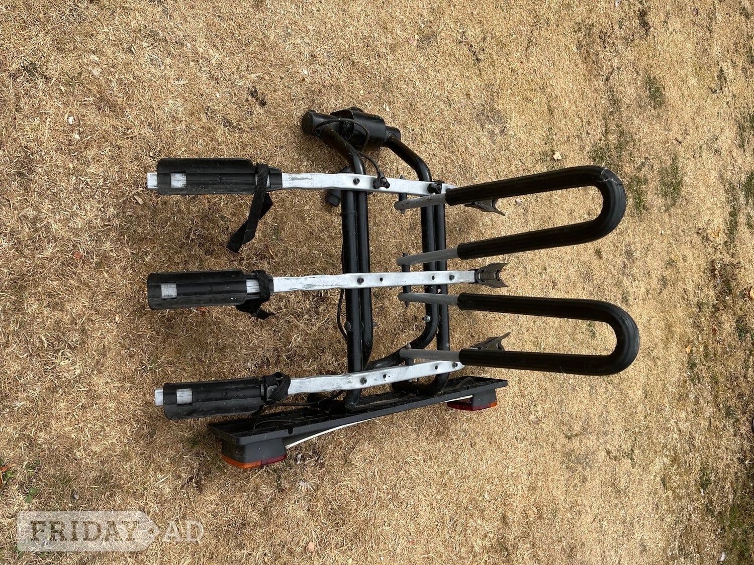 THULE Tow bar triple bike rack 