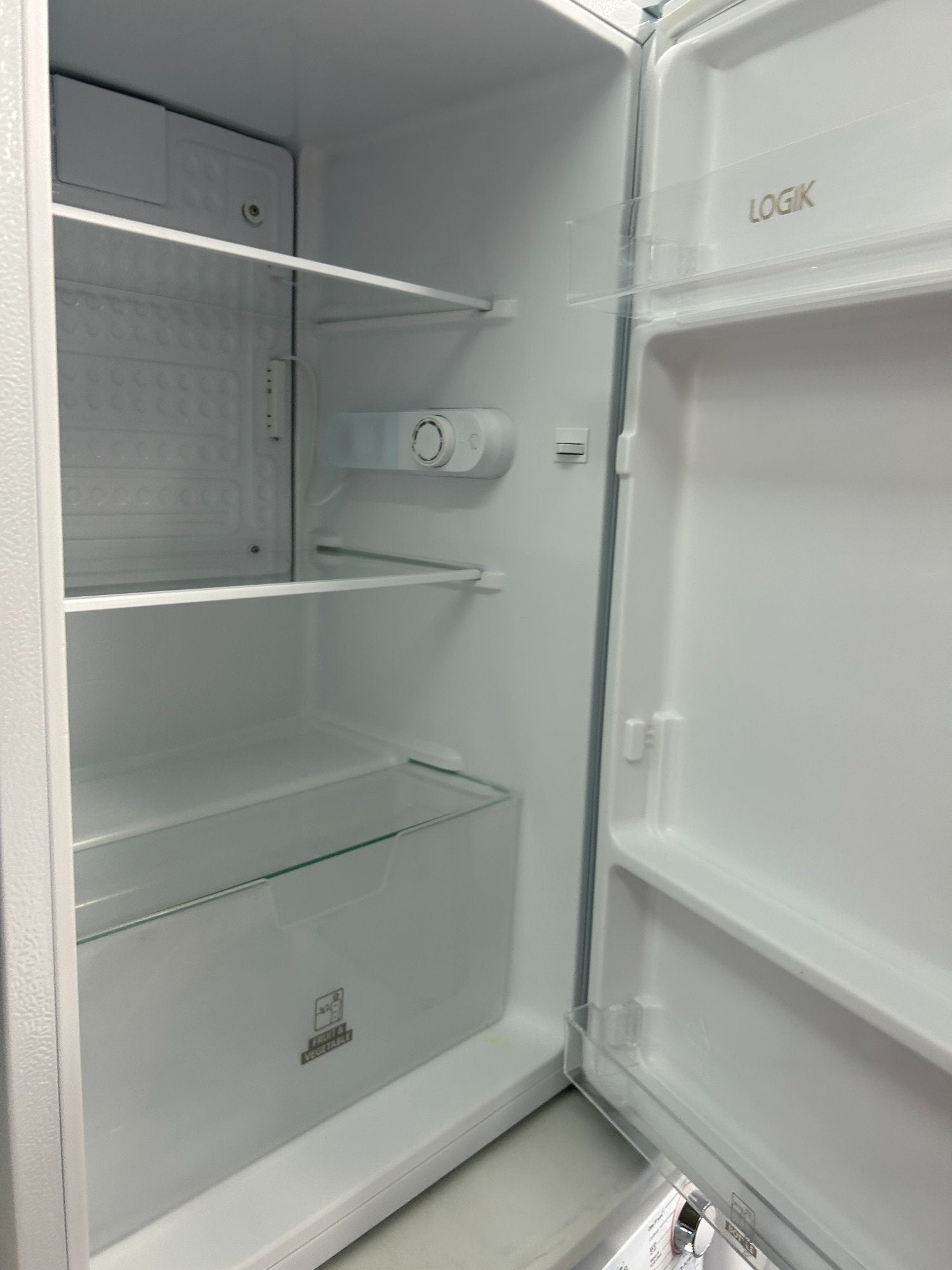 LOGIK UNDERCOUNTER FRIDGE
