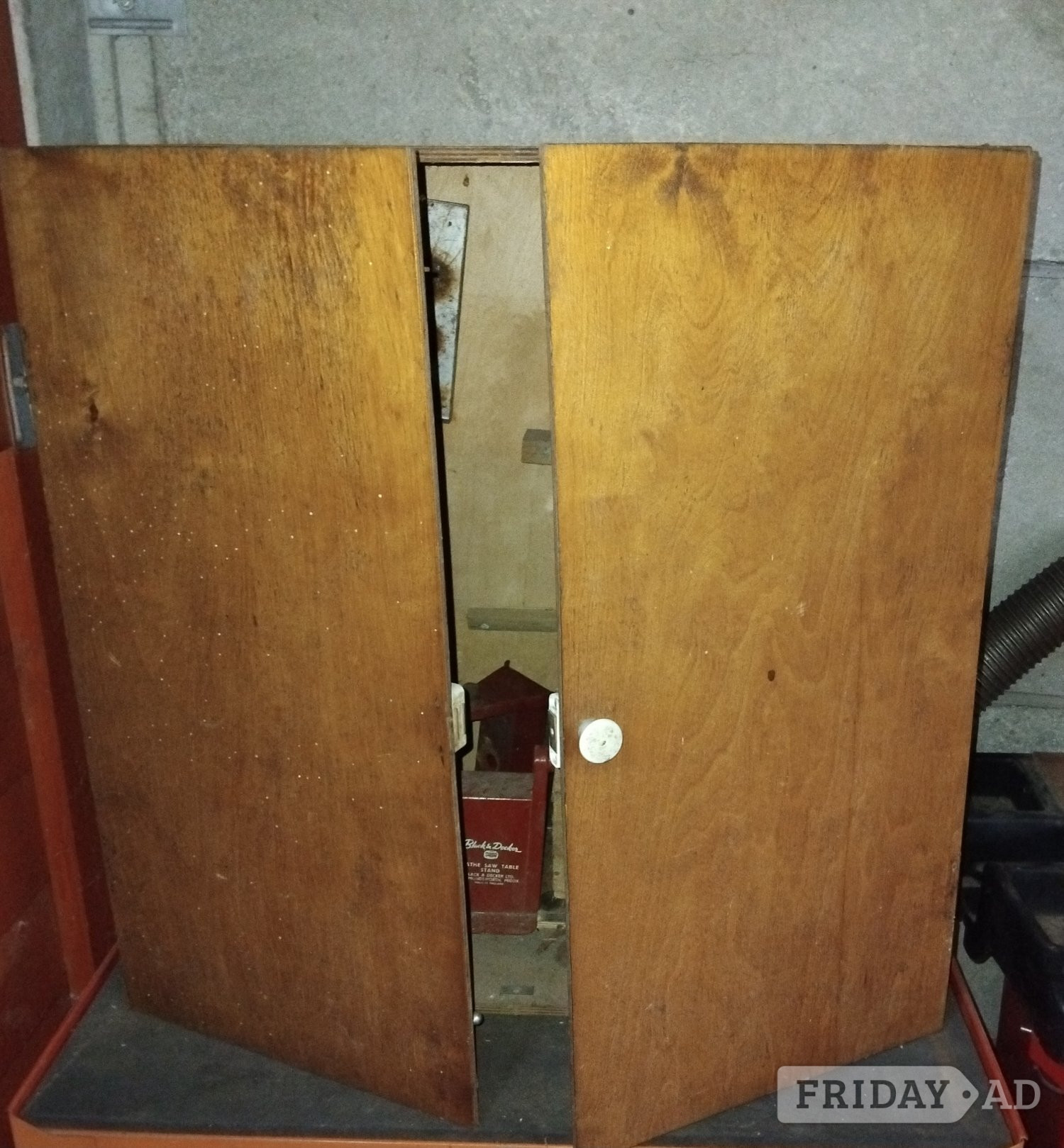 Fareham BLACK DECKER VINTAGE ELECTRICAL ITEMS IN A CUPBOARD 