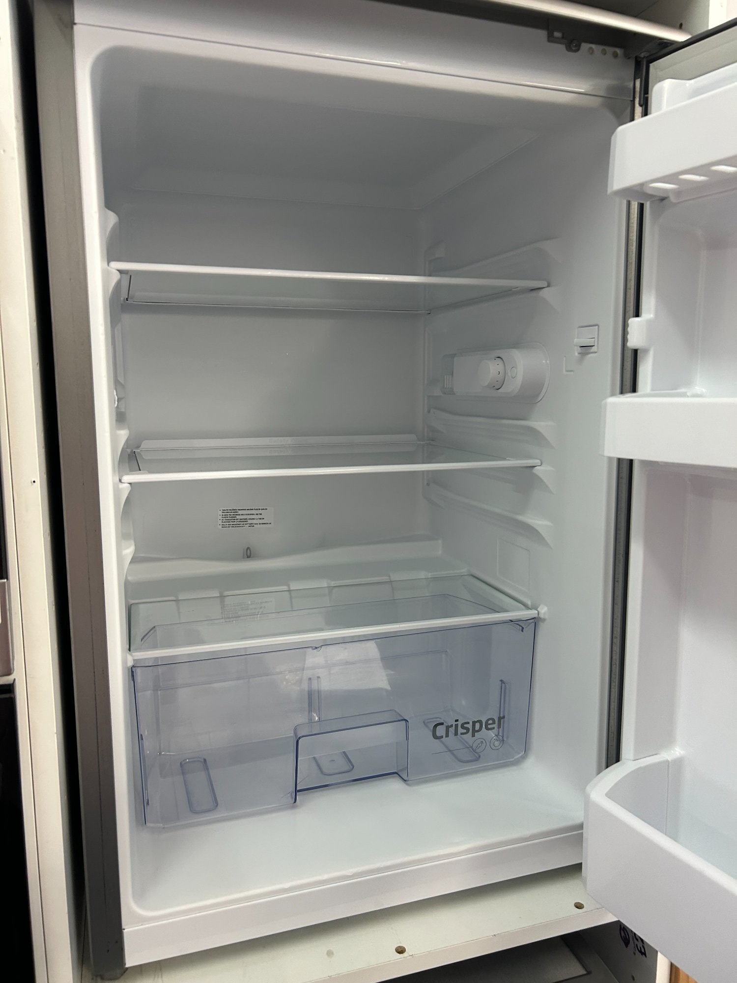 BEKO UNDERCOUNTER FRIDGE