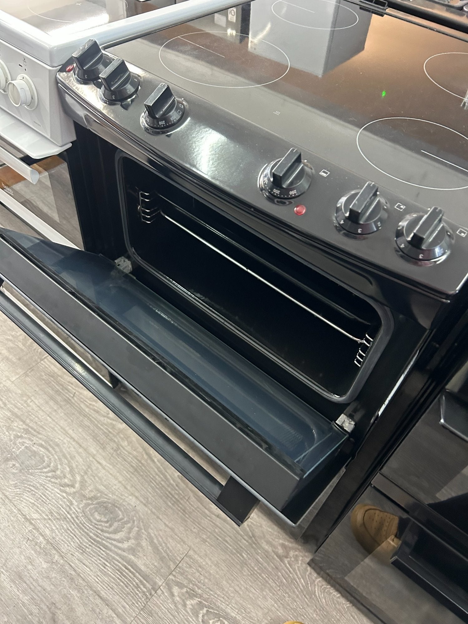 St. Leonards-On-Sea ZANUSSI 60CM ELECTRIC COOKER