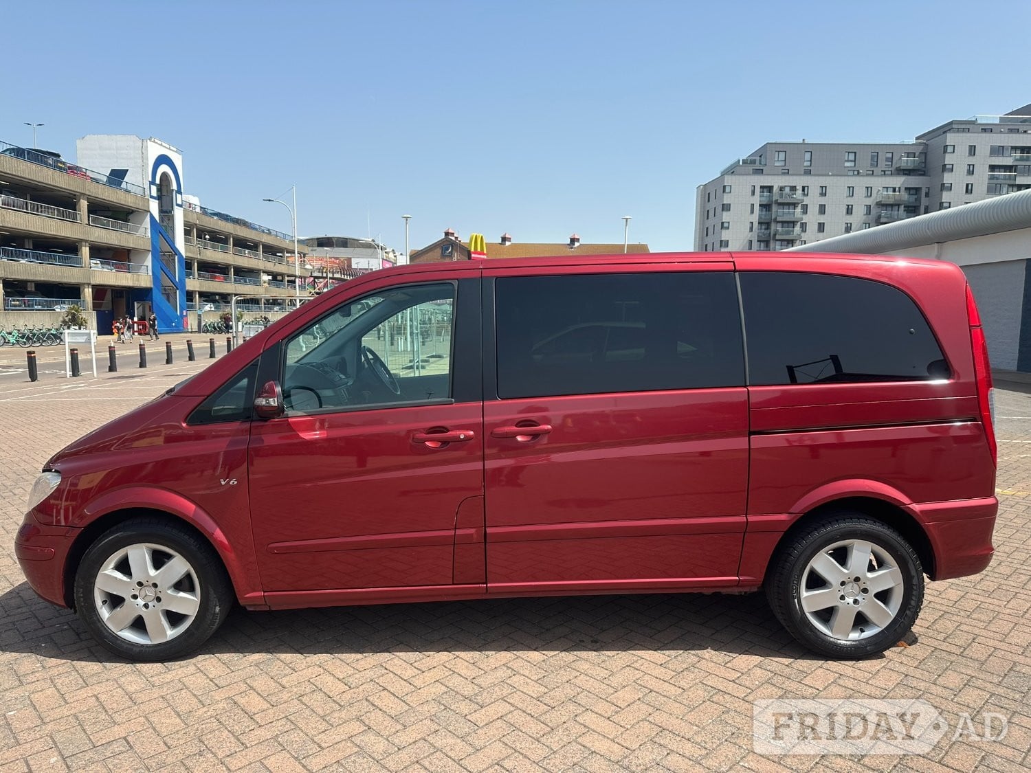 [ berth ]Mercedes Viano