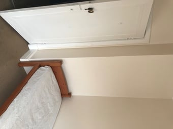 Single room to share