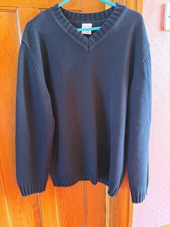 School jumper, 12-13 yerars