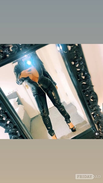 Mistress Meduza WS feet pvc latex 