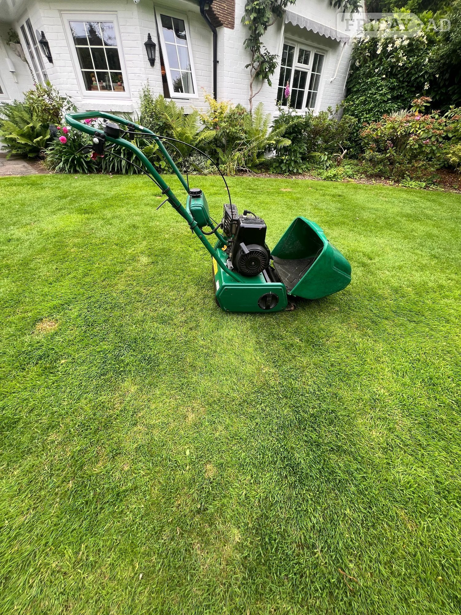 Qualcast Classic 35S petrol lawnmower