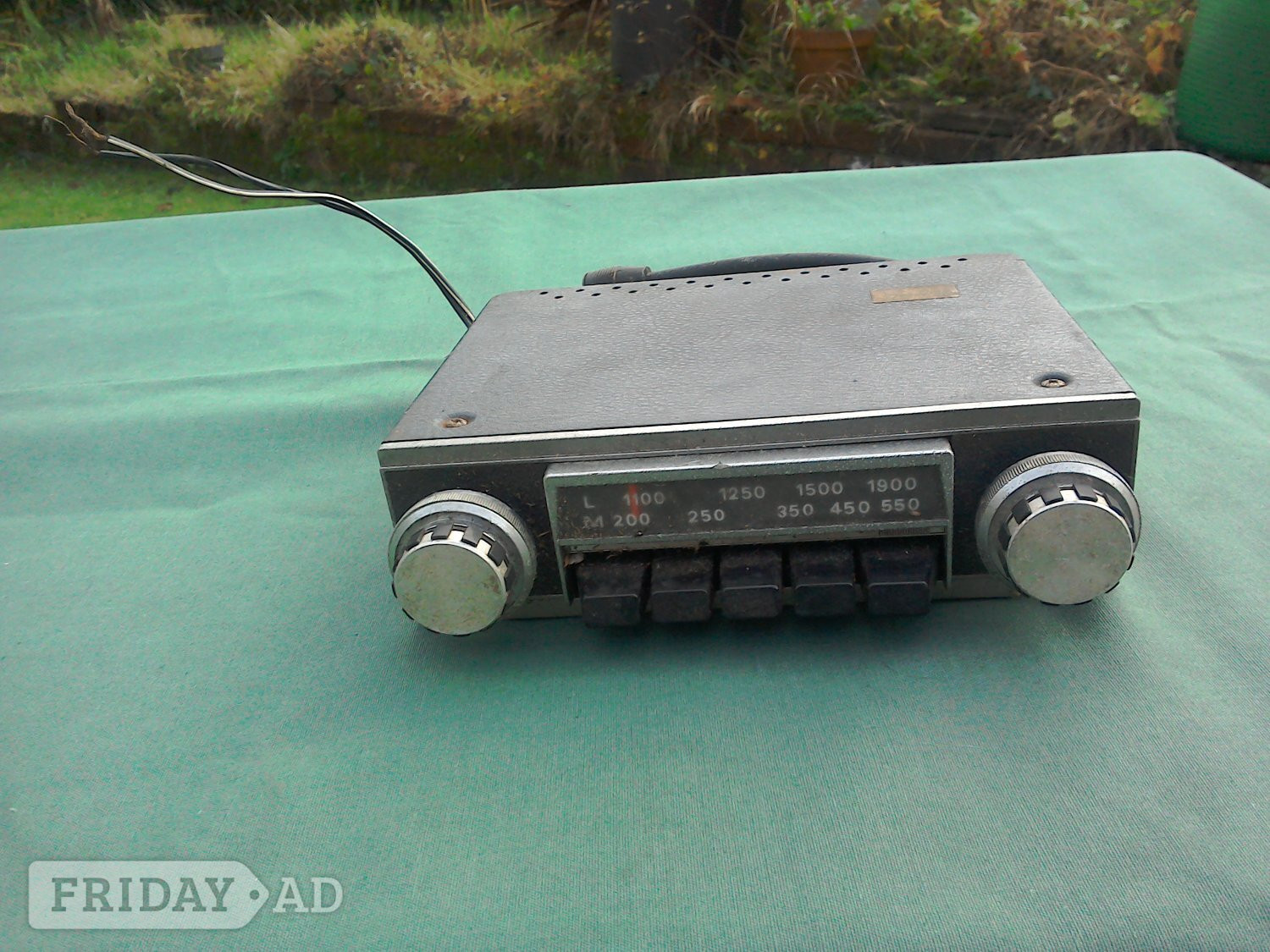Classic car radio, m/l radio mobile. in Mayfield