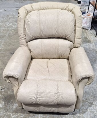 Reclainer Arm Chairs x4