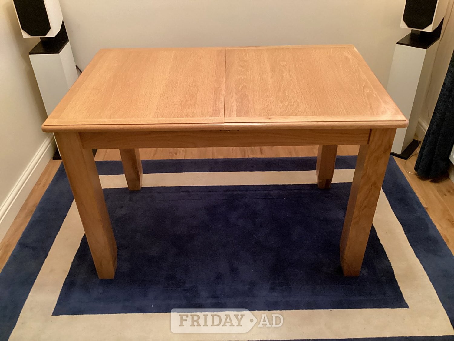 Hurstley Oak extending table. 120cm x 75cm Extends to 160 cms.VGC in Horsham
