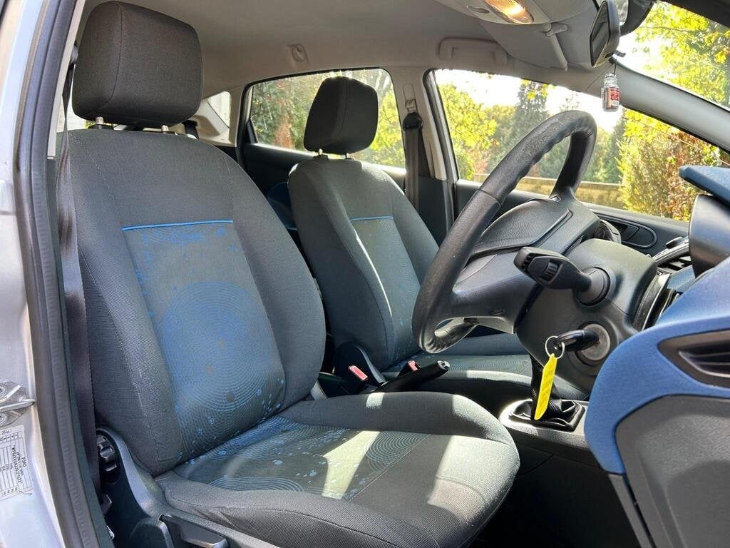 [ berth ]Ford Fiesta