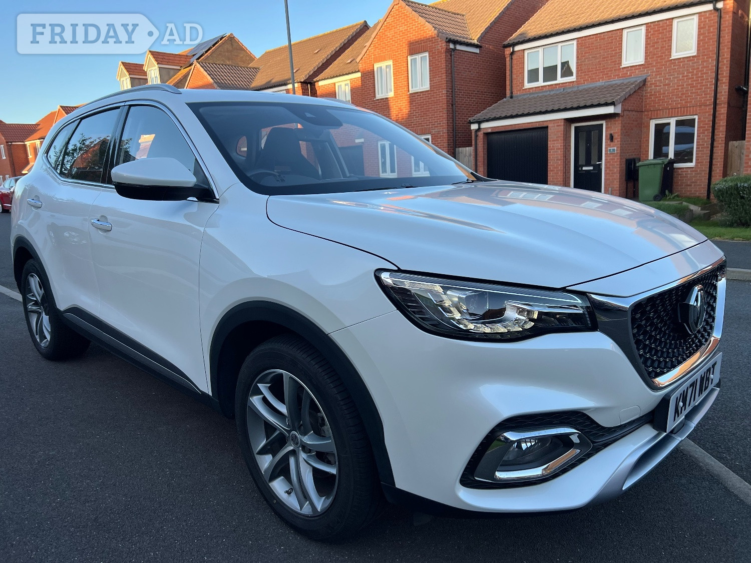 MG HS 1.5 T-GDI EXLUSIVE AUTOMATIC CAT S  12.000 Low miles ! - Cars in Peterborough