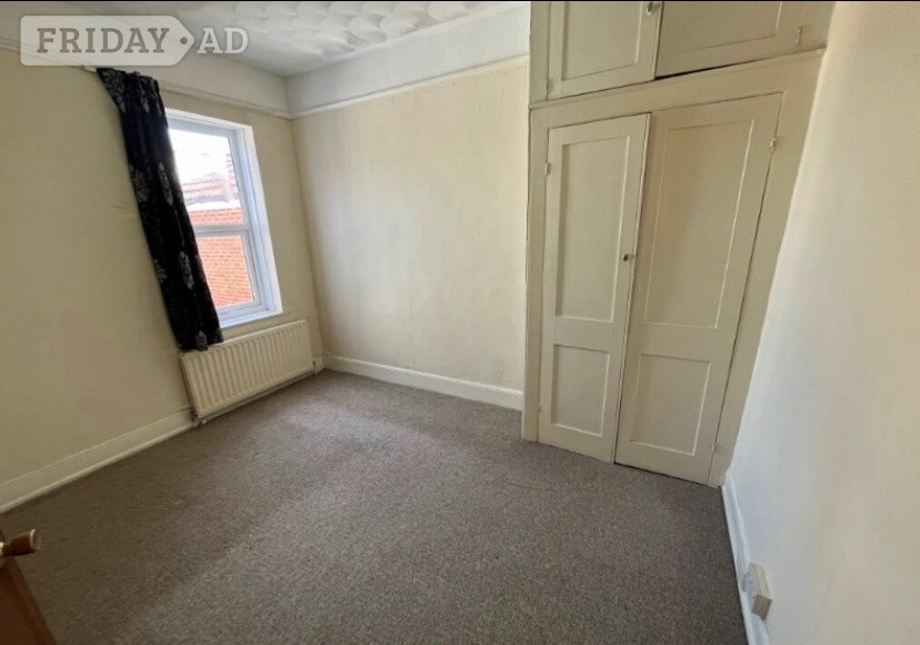 3 bedroom flat for SUPPORTED LIVING / family let