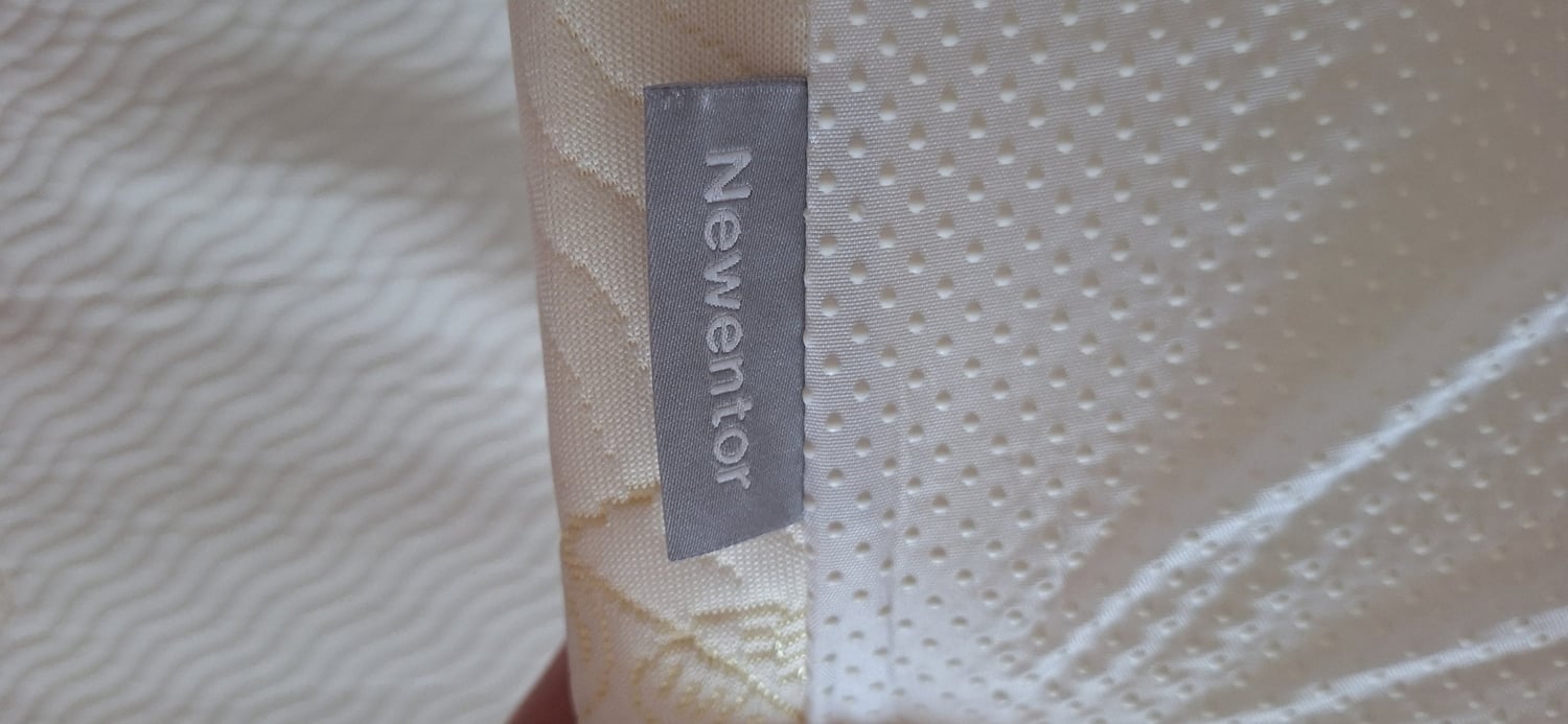 Hove New- Single Bed Mattress Topper 90cmW x 180cm L