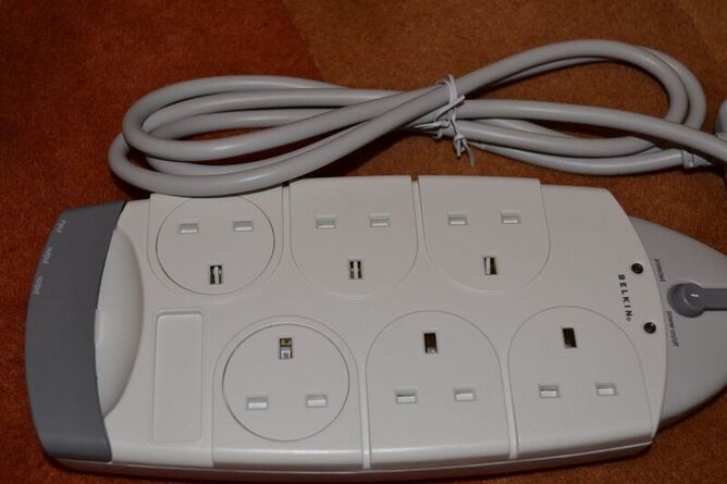Belkin 'SurgeMaster' 6 way mains block and power-surge protector. - Computers & Electronics in Worthing
