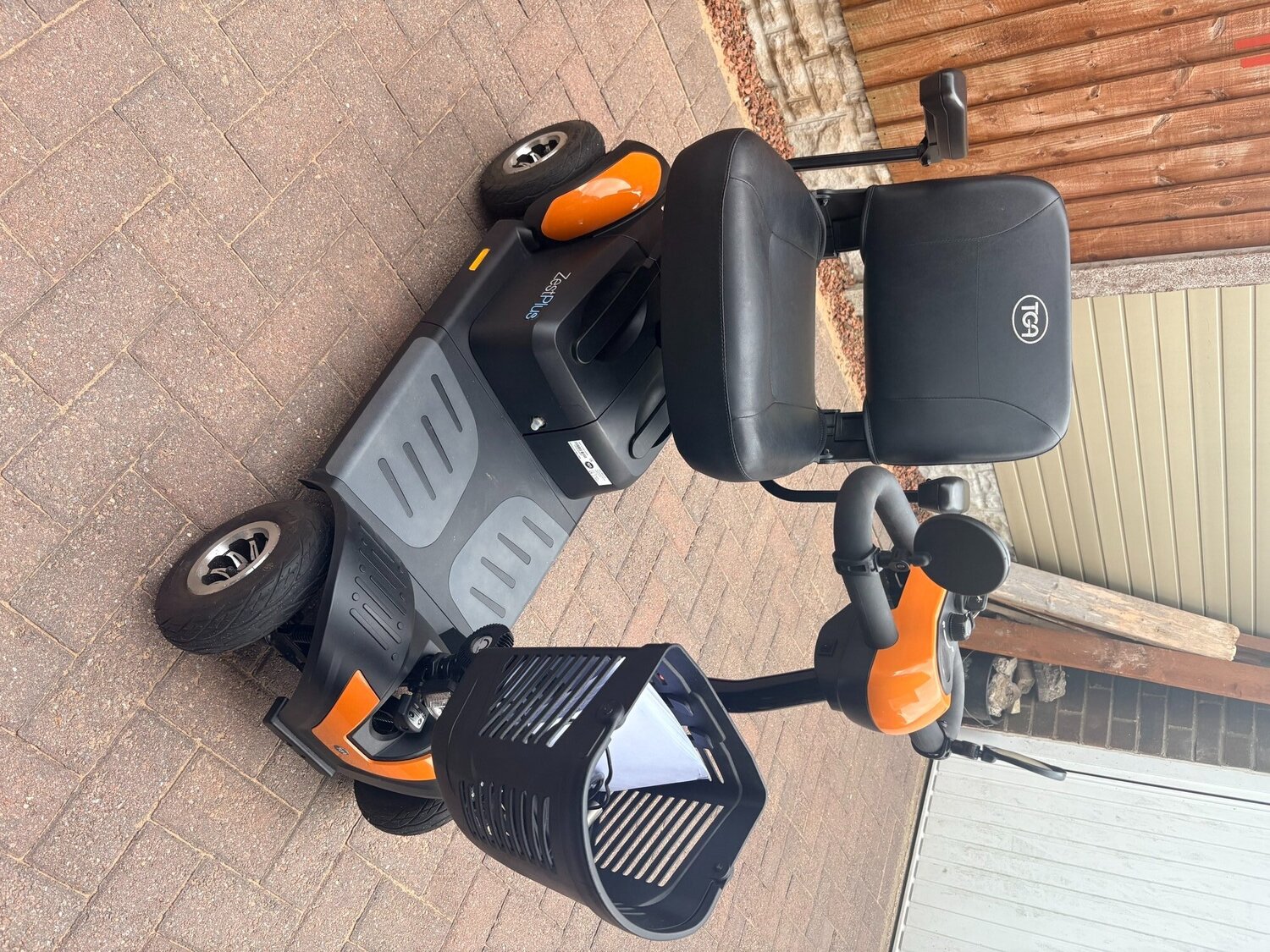 PRIDE TGA ZEST PLUS BOOT MOBILITY SCOOTER AS NEW - Mobility in Leeds