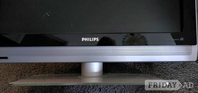 Philips 26inch TV & Remote £5 marks on the screen. BN44 3LP - Tv, Audio & Cameras in Steyning