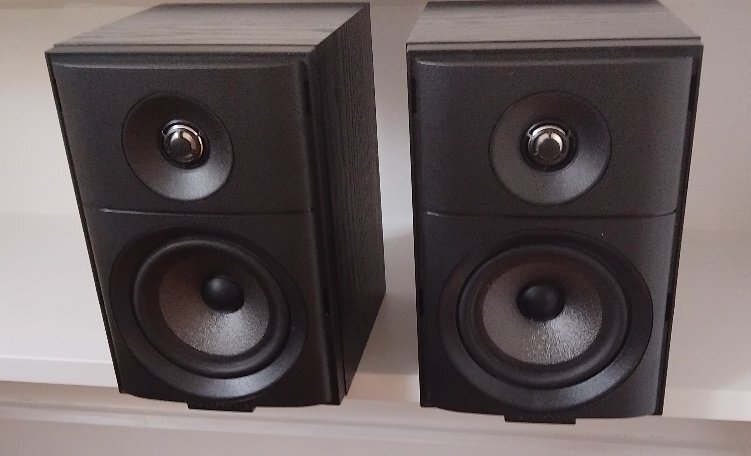 Wharfedale Diamond V Speakers. As new condition