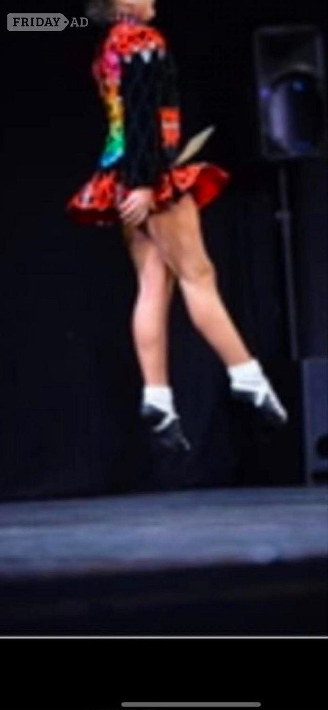 Swindon Beautiful Irish Dancing Dress, suit 12-13 year old £200-. Swindon