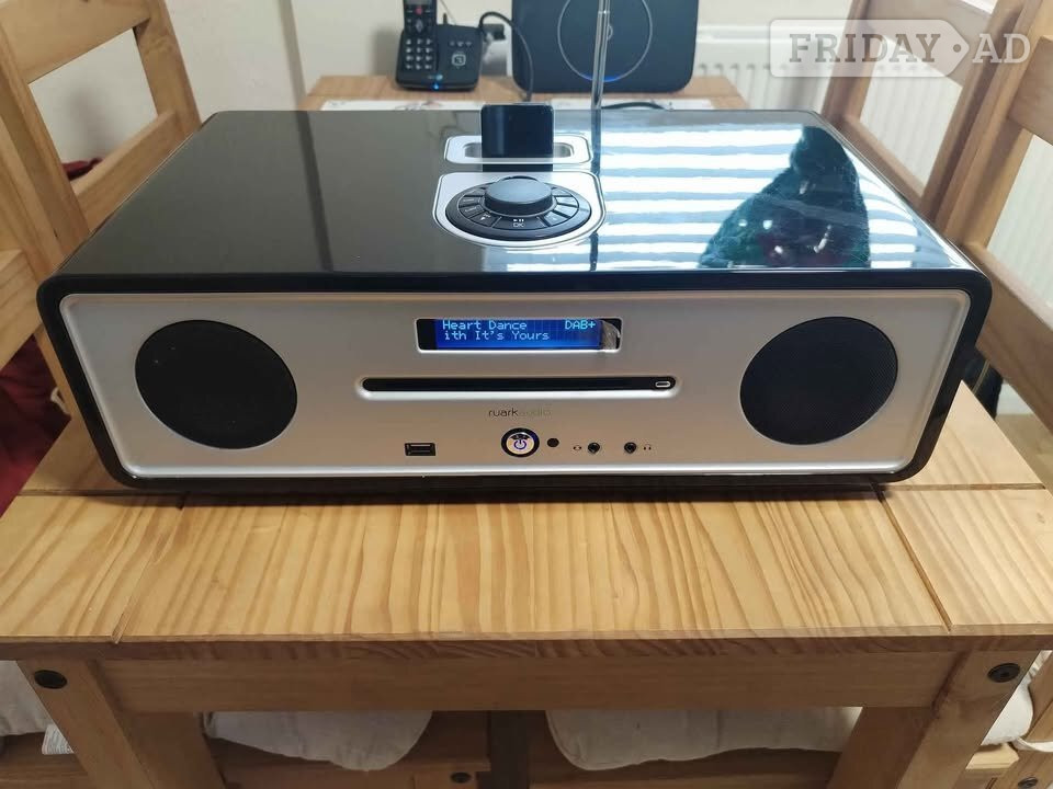 Ruark r4i high quality stereo with remote control, Bluetooth adap in Uckfield