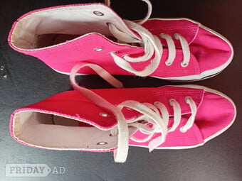 Women's baseball boots size UK4