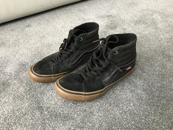 Mens Vans black trainers / boots size 6 good condition. 