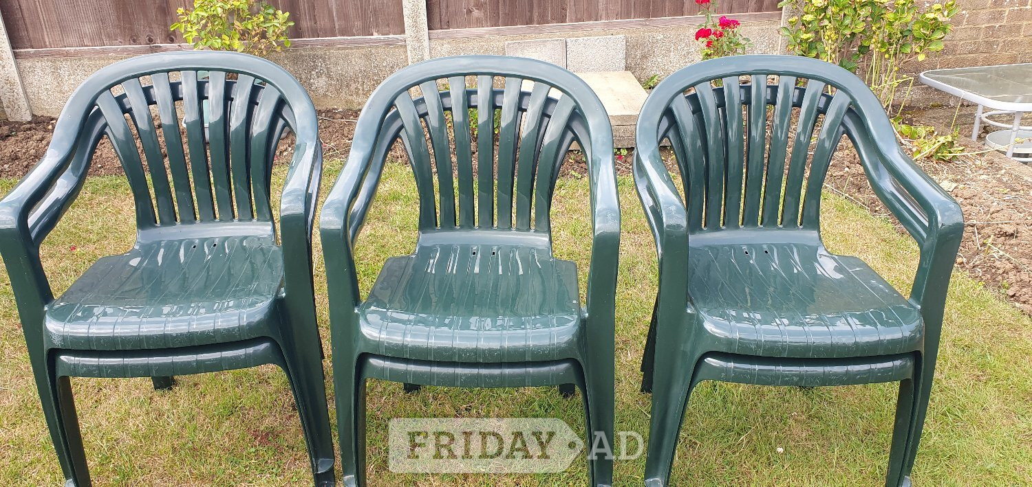 Garden table and chairs.. in Sittingbourne