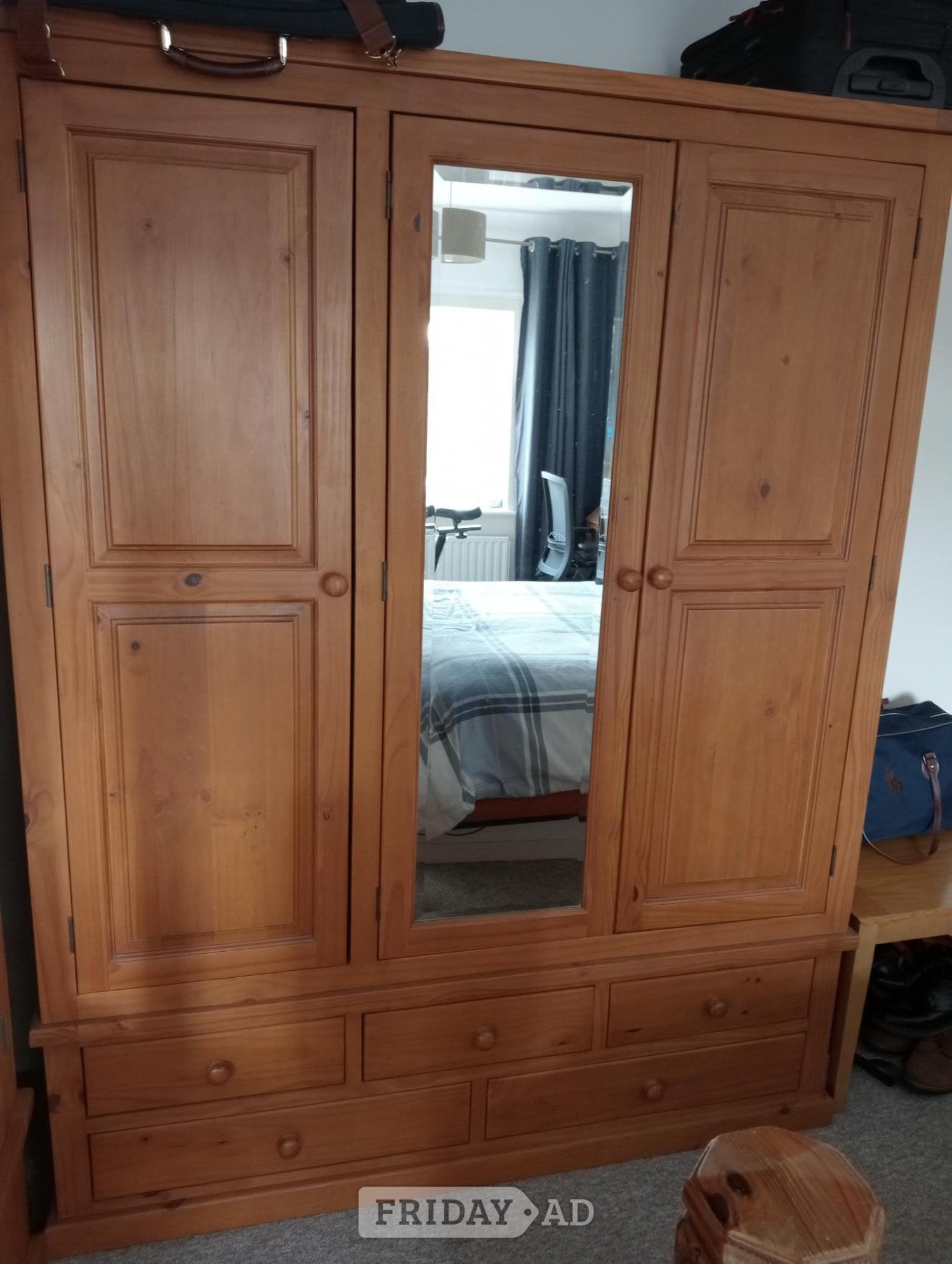 Matching solid wood quality bedroom furniture - Great condition