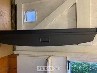 VW Touran Retractable Boot Cover