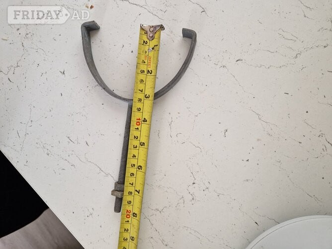 Numerous Galvanised Gutter brackets  - DIY in Spalding