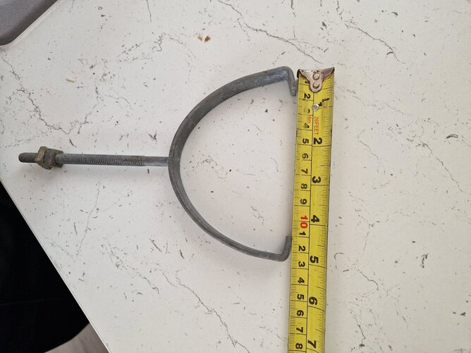 Numerous Galvanised Gutter brackets 