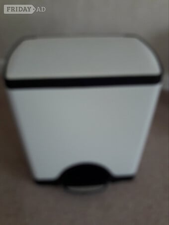 Simple Human waste pedal bin