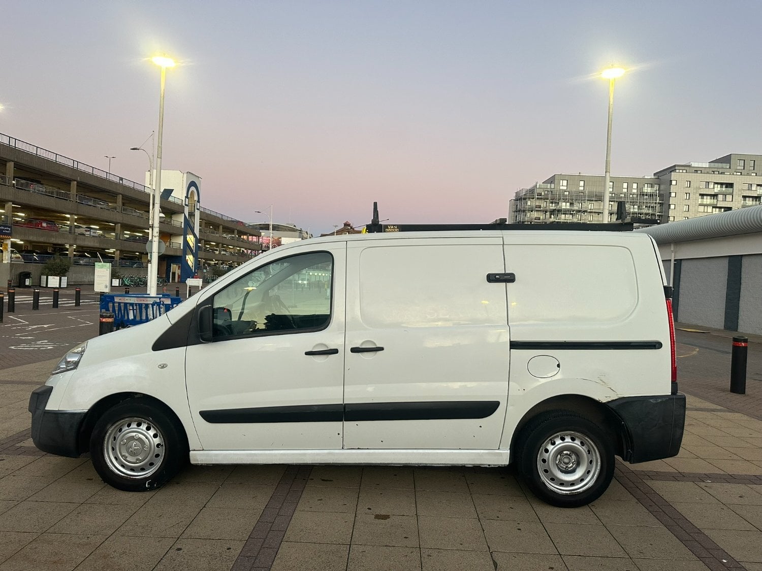 [ berth ]Peugeot Expert