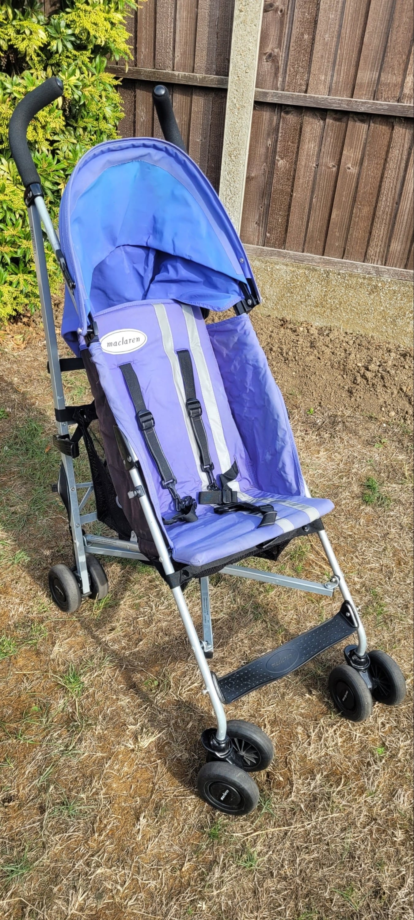 Maclaren push chair..............