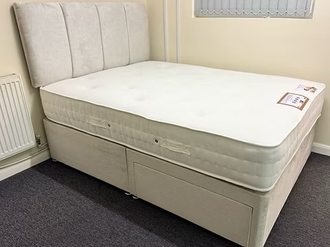 CASHMERE 1000 POCKET MATTRESS WITH DIVAN BASE 2 DRAWERS &HB-4FT - Furniture in Rotherham