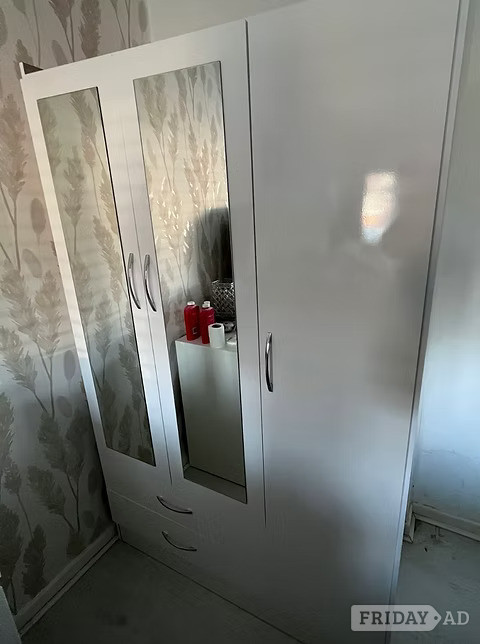 NEVADA 3 DOOR 2 DRAWER MIRRORED WARDROBE IN WHITE GLOSS £275