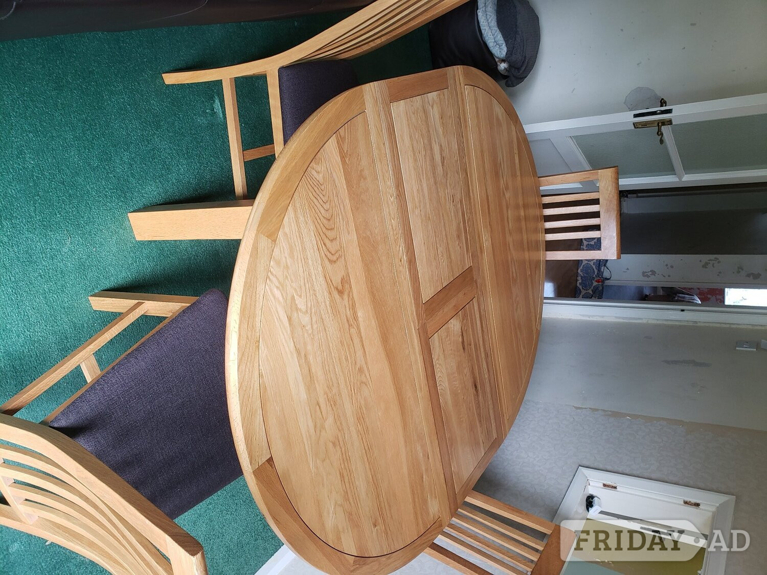 Hassocks Solid oak table and chairs