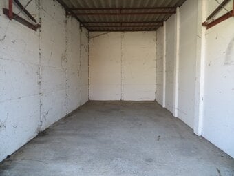 SS8  ~ Lock up Garages/Storage ~ To Rent in Canvey Island