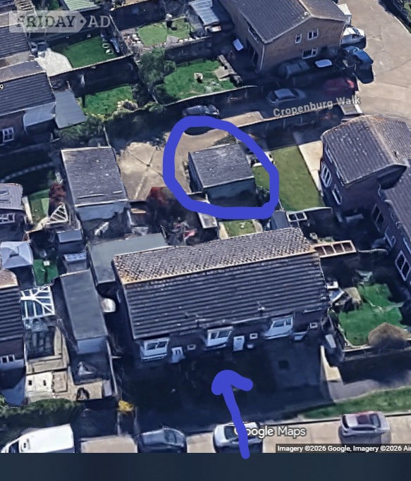 SS8  ~ Lock up Garages/Storage ~ To Rent in Canvey Island - Garages & Parking in Canvey Island