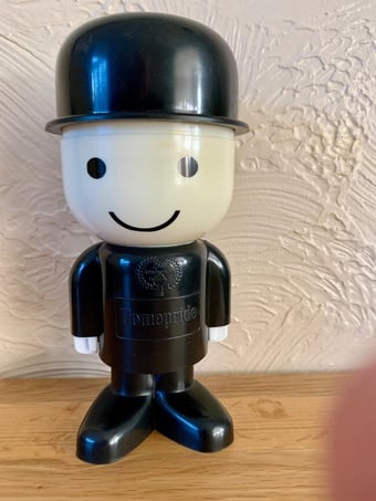 “Fred” Homepride flour shaker