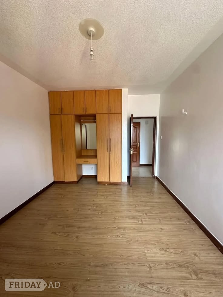 Leeds Single-story ranch-style flat